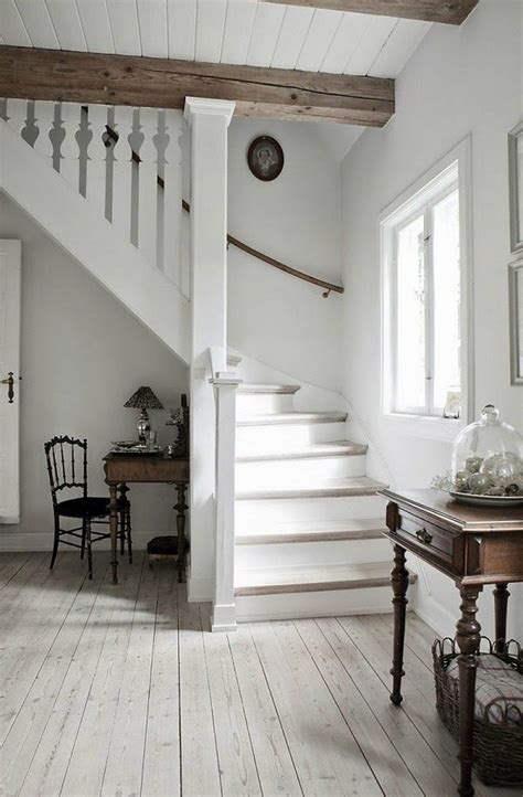 Traditional banisters are supported by newel posts and balusters or iron spindles. 45+ Awesome Stair Railing Ideas - Page 34 of 47