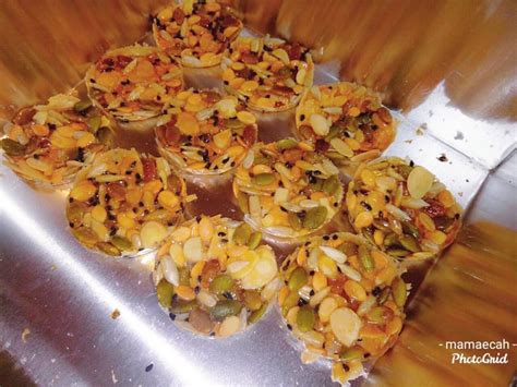 Masukan adunan ke dalam acuan semperit dan tekan di atas dulang pembakar yang sudah di gris. Resepi Biskut Raya Biskut Florentine Sedap Dan Rangup ...