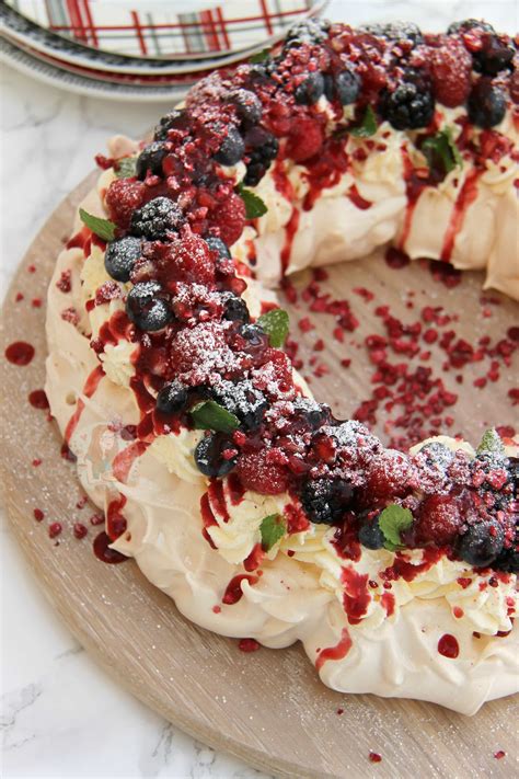 A fruity twist on traditional stuffing. Christmas Pavlova Wreath! - Jane's Patisserie