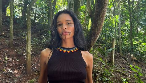Modelo Emilly Nunes Promove Evento De Valorização Da Cultura Indígena