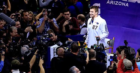 Rob Gronkowski Reads From A Gronking To Remember At Media Day Cbs