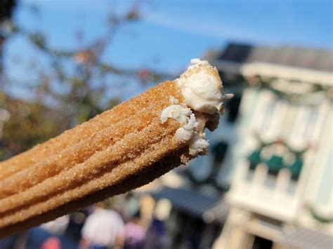 Review New Holiday Cookie Churro Delivers Holiday Theme Basic Taste