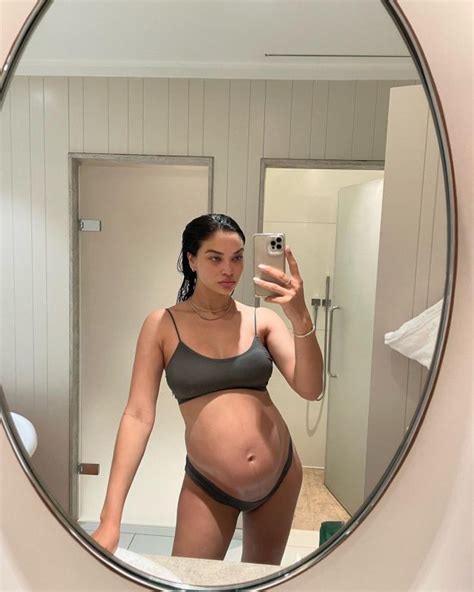 Shanina Shaik Posing Nude During Her Pregnancy In 2022 6 Photos The Fappening