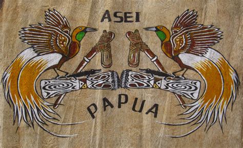 KHOMBOW Ukiran Kulit Kayu Khas Sentani | Papua Carvings