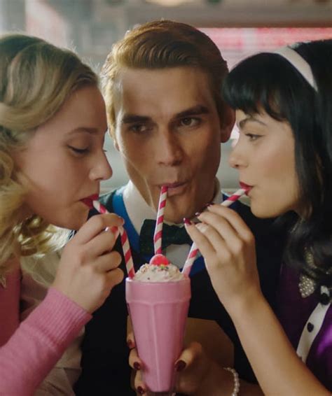 Riverdale Season 6 Episode 22 Review Chapter One Hundred And Seventeen Night Of The Comet Tv