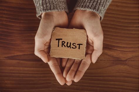 Cara Membangun Kembali Trust Menurut Psikologi Kampus Psikologi