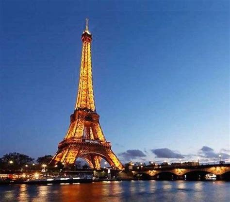 法國美麗的艾菲爾鐵塔 每日頭條