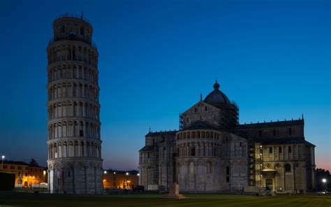 Leaning Tower Of Pisa At Night Wallpapers Top Free Leaning Tower Of