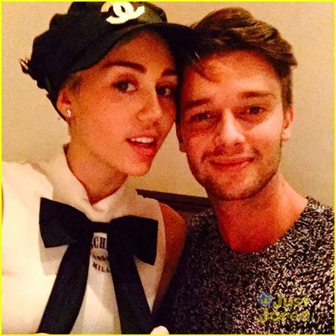 Full Sized Photo Of Miley Cyrus Patrick Schwarzenegger Valentines Day Miley Cyrus Makes