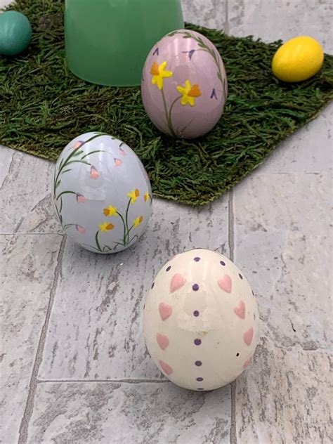 Vintage Hand Painted Ceramic Easter Eggs 3 Pastel Easter Decorations