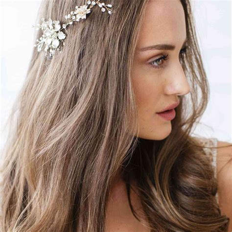 17 Flower Crowns For You And Your Bridesmaids Will Love