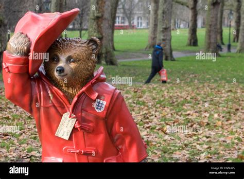 Statue Paddington Bear Paddington Railway Hi Res Stock Photography And