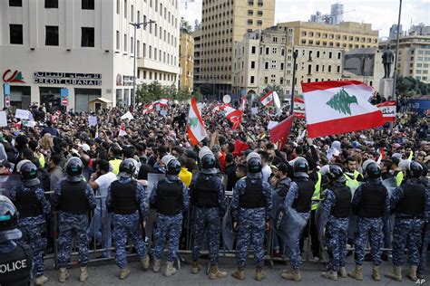 Hundreds in Lebanon Protest Politics, Economy | Voice of America - English