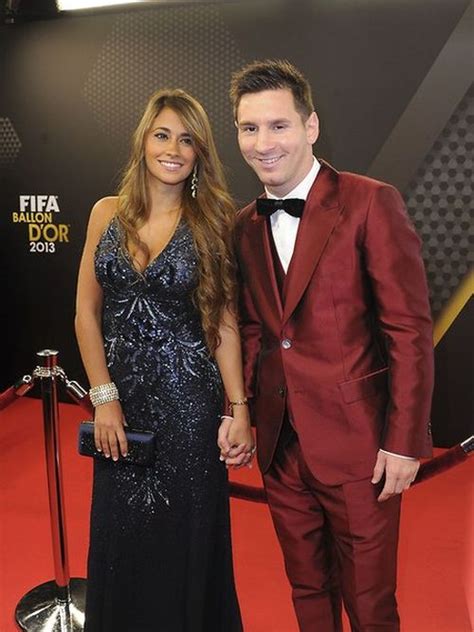 Jun 24, 2021 · la historia de amor de antonella roccuzzo y leo messi es de película. Antonella Roccuzzo Is Living The Life (26 pics)