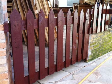 L'installazione della recinzione scorrevole è descritta in molte fonti su internet. Come costruire cancello di legno | Radiobabilonia