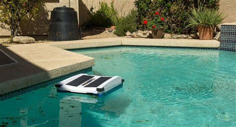 solar breeze robotic pool cleaner wicked gadgetry