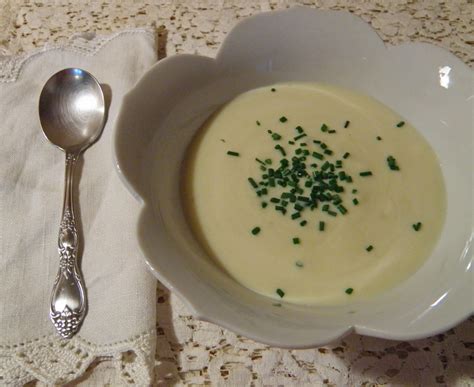 how to pronounce vichy seasonal eating vichyssoise french potato leek soup virarozen