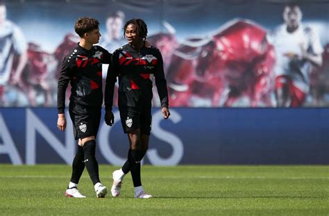 Latest on vfb stuttgart goalkeeper gregor kobel including news, stats, videos, highlights and more on espn. VfB Stuttgart - Stuttgarter Nachrichten