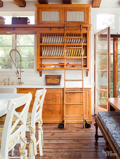 We also recommend choosing a design that is consistent with the look and shape of your room. Kitchen Cabinet Wood Choices