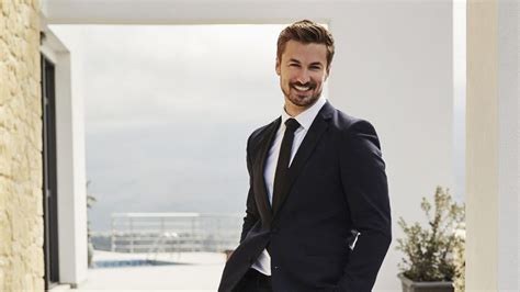 Prince charming nicolas puschmann und profitänzer vadim garbuzov sind zusammen eine echte let's dance. Nach Kuss mit Aaron: Prince Charming Nicolas muss kotzen ...