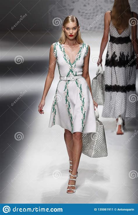 I must admit, i prefer exercising to reading. Elsa Hosk Walks The Runway At The Blumarine Show During Milan Fashion Week Spring/Summer 2018 ...
