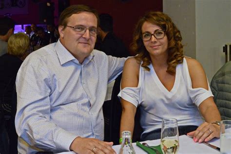 Beatrix mészáros is on facebook. Férjhez megy Mészáros Lőrinc lánya | BorsOnline ...