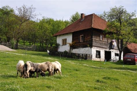 Farmhouses Findingtimetowrite