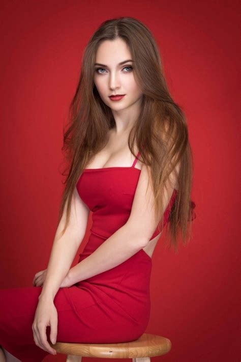 Virginia tech researchers dive deep to solve complex problems across disciplines. Nataliana Kydd, Model, Virginia Beach, Virginia, US