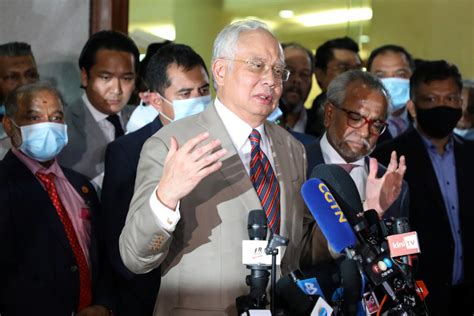 Please remember, i am a dictator. Malaysian ex-Prime Minister given 12 years in jail for ...