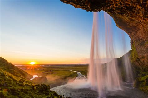 Midnight Sun In Iceland When And Where To See It Iceland Premium Tours