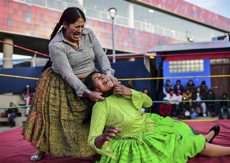 Las Luchadoras Bolivianas Vuelven Al Cuadrilátero Tras Las Protestas