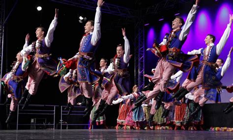Various Polish Folk Dances © “mazowsze” Song And Lamus Dworski