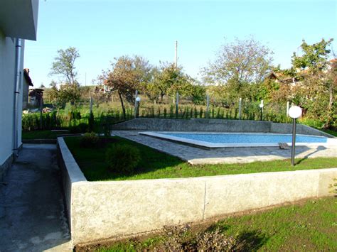 Getting a concrete bottom for your above ground? How to excavate the hole for the swimming pool in order to ...