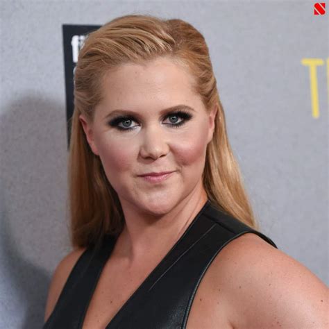 Amy Schumer Biography • Stand Up Comedian Amy Beth Schumer