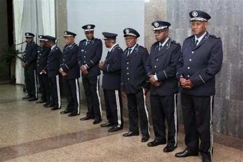 Voz De Angola Presidente Da República João Lourenço Exonerou 61 Oficiais Comissários Na Polícia