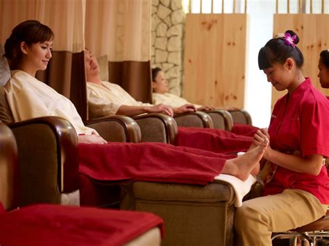 Foot Hand And Shoulder Massage Kenko Wellness