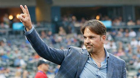 Mlb Hall Of Famer Mike Piazza On Anthem Protests I Personally Believe