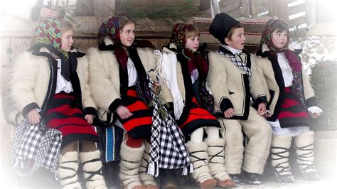Colinde 2017 Colinde Frumoase Din Ardeal Fashion Costumes Romania