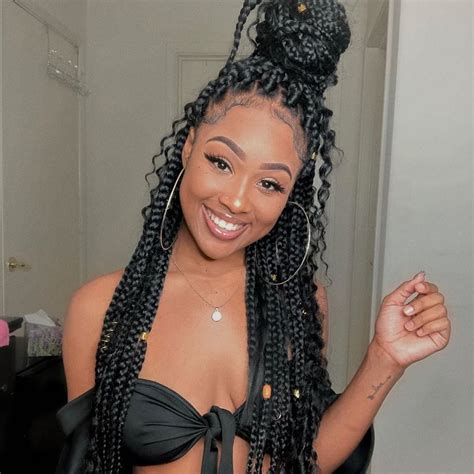 knotless bohemian box braids with color