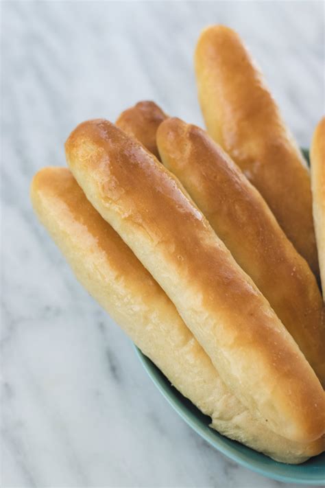 Homemade Olive Garden Breadsticks Naive Cook Cooks