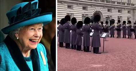 royal guards amaze audience with a performance of bohemian rhapsody outside the buckingham palace