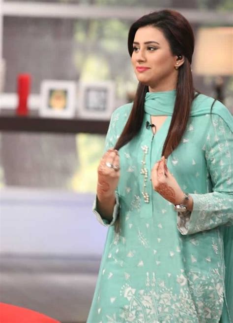 She is one of the most talented and dedicated host and journalist. 5 Pakistani Morning Shows Valued Dresses of Hosts