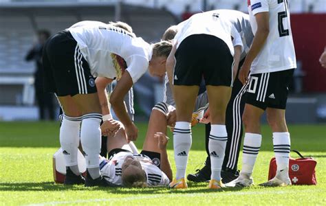 Giulia gwinn hat sich im länderspiel gegen irland schwer verletzt. Gwinn Verletzt - Fotos | imago images