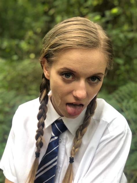 This Schoolgirl Loves A Nice Cum Facial R Cumsluts