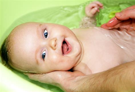 This, in turn, can interrupt the blood flow in your body, which can cause harm to the baby. Give baby a warm bath once a day