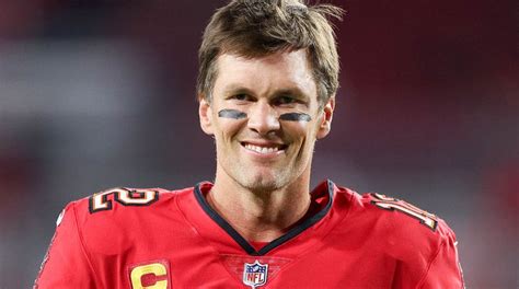 Buccaneers Tom Brady Had Reporters Laughing With Sarcastic Response To