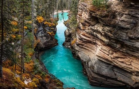 Athabasca Falls Canada — Stock Photo © Alexeysuloev
