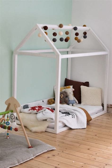 Maybe you would like to learn more about one of these? kinderzimmer babyzimmer ikea aden anais ideen waldtiere ...