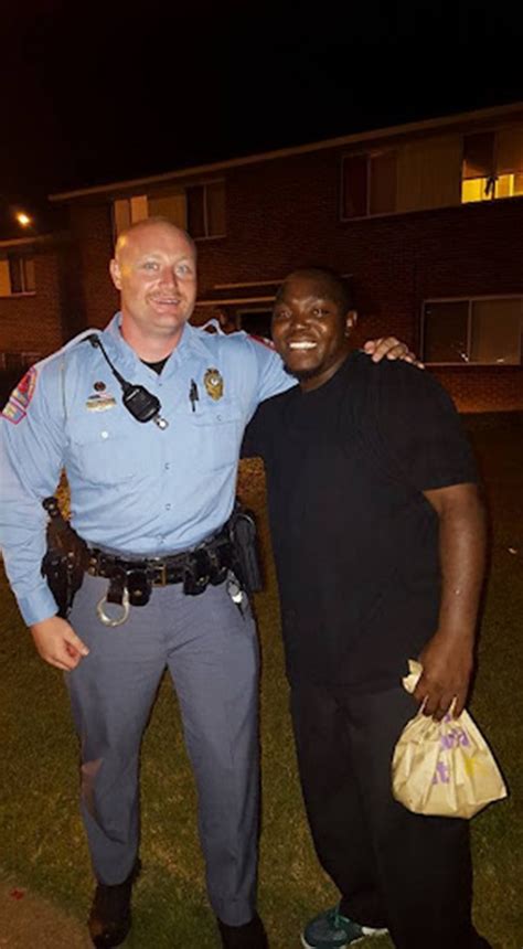 Police Officer Embraces Former Offender In Viral Picture