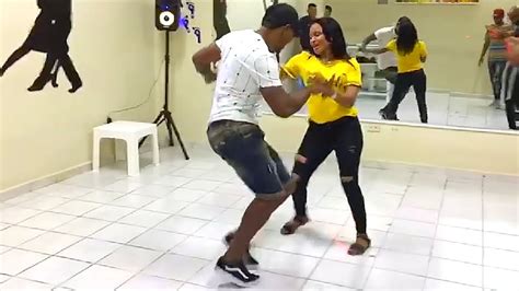 Bailando Bachata En Bonao La Republica Dominicana 🇩🇴pasos Estilo Y